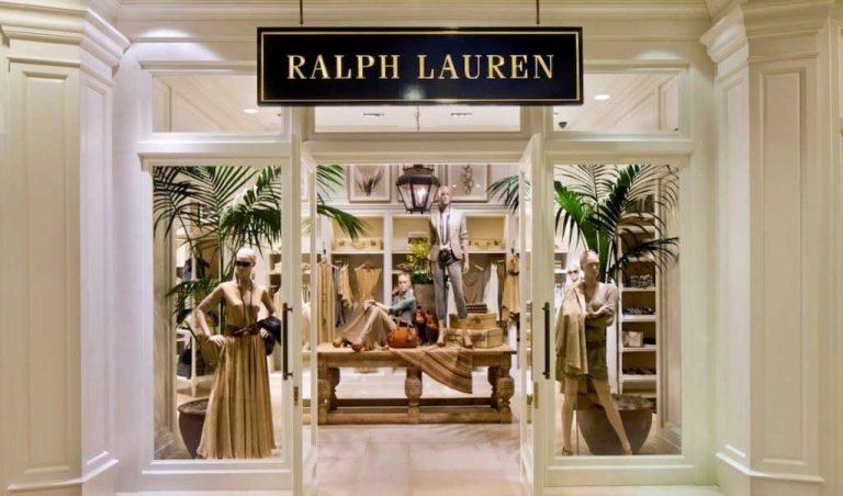 Hình chụp mặt ngoài cửa hàng Ralph Lauren tại Vincom Center A