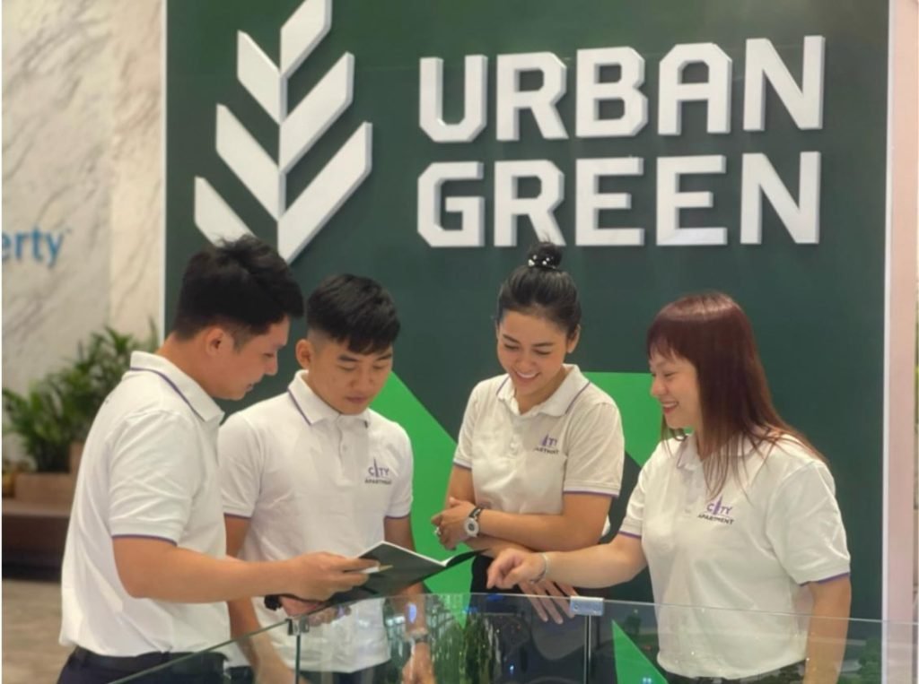 Nhân viên công ty City Apartment training dự án mới