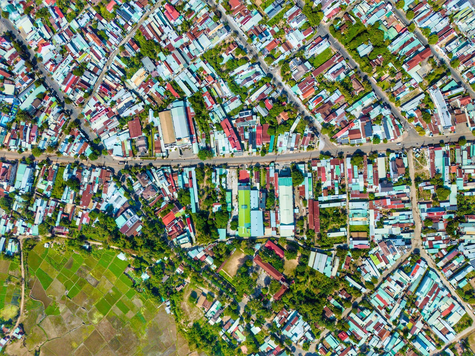 Miễn Giấy Phép Xây Dựng Nhà Dưới 7 Tầng Từ 2026 4 Khu dân cư nhà phố Việt Nam nhìn từ trên cao