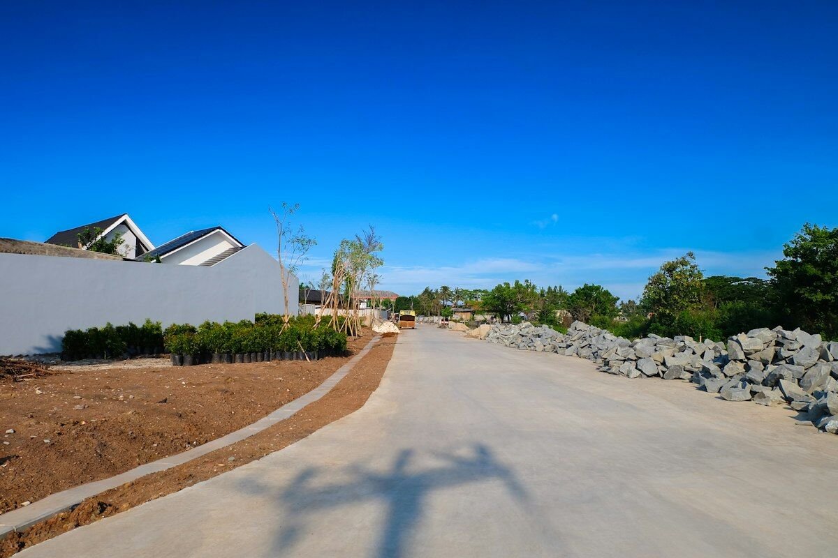 Đường nội khu và hạ tầng đang thi công tại khu đô thị Vinhomes Green City