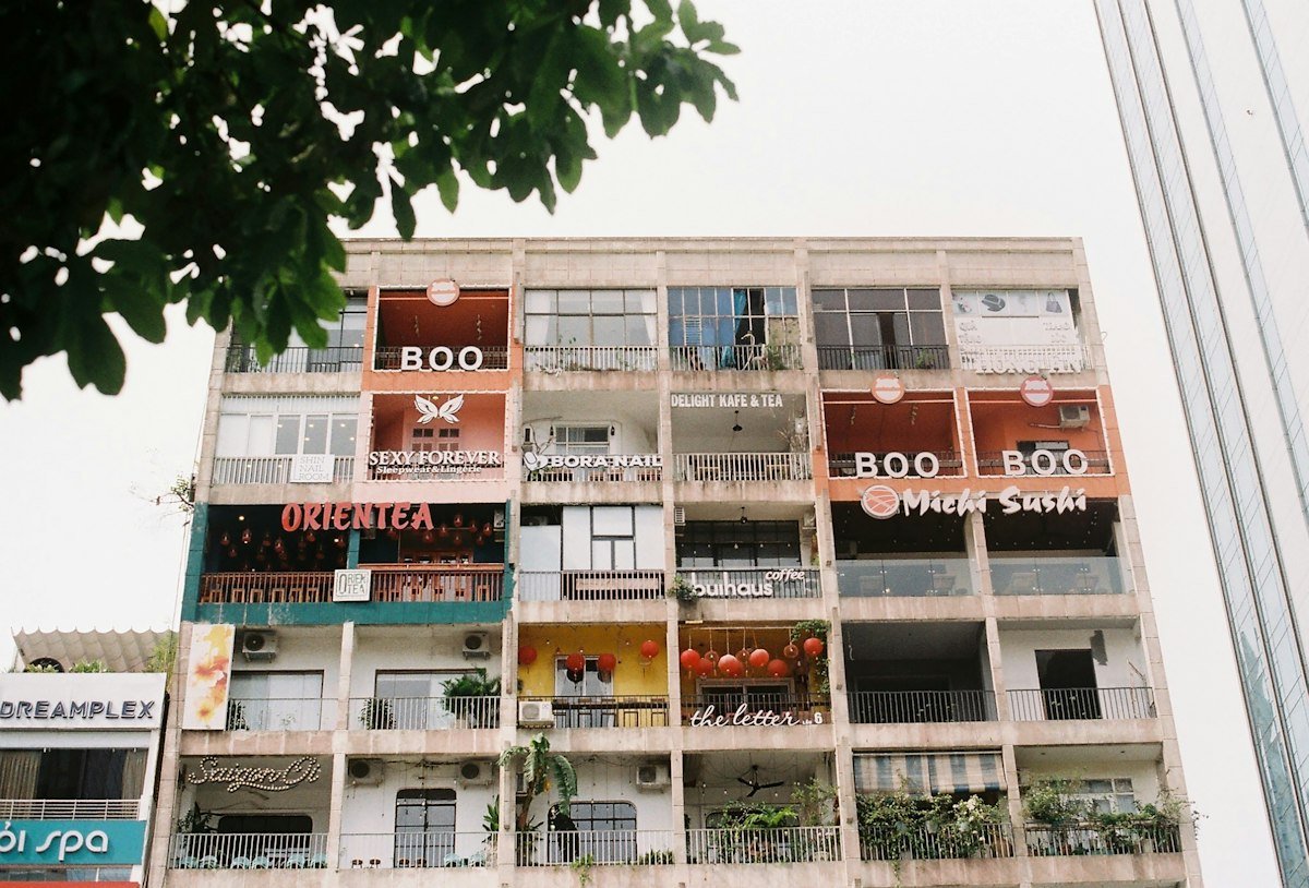 Khu nhà ở đô thị Việt Nam nơi diễn ra giao dịch mua bán bất động sản