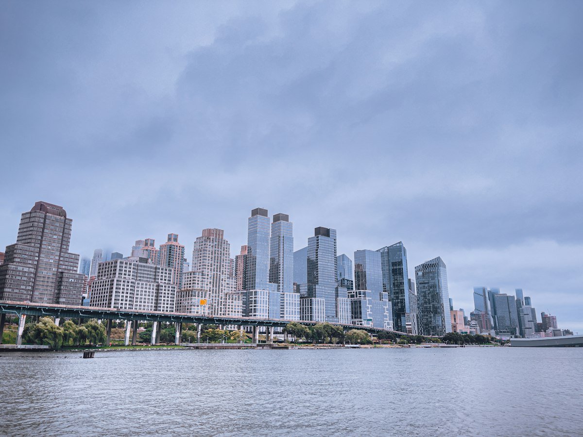 Serena Riverside Lái Thiêu: Khởi Công 13/9, Giá Từ 56 Triệu/m² 1 Tòa nhà căn hộ Serena Riverside ven sông Sài Gòn Lái Thiêu