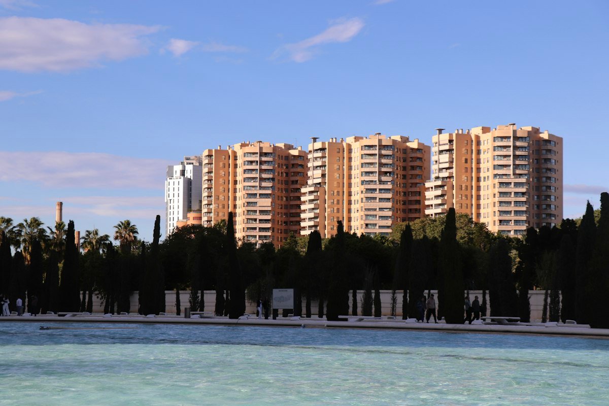 Vinhomes Grand Park: Vay Đến 80%, Cập Nhật Tiện Ích T9/2026 4 Phân khu căn hộ và hồ bơi tiện ích tại Vinhomes Grand Park