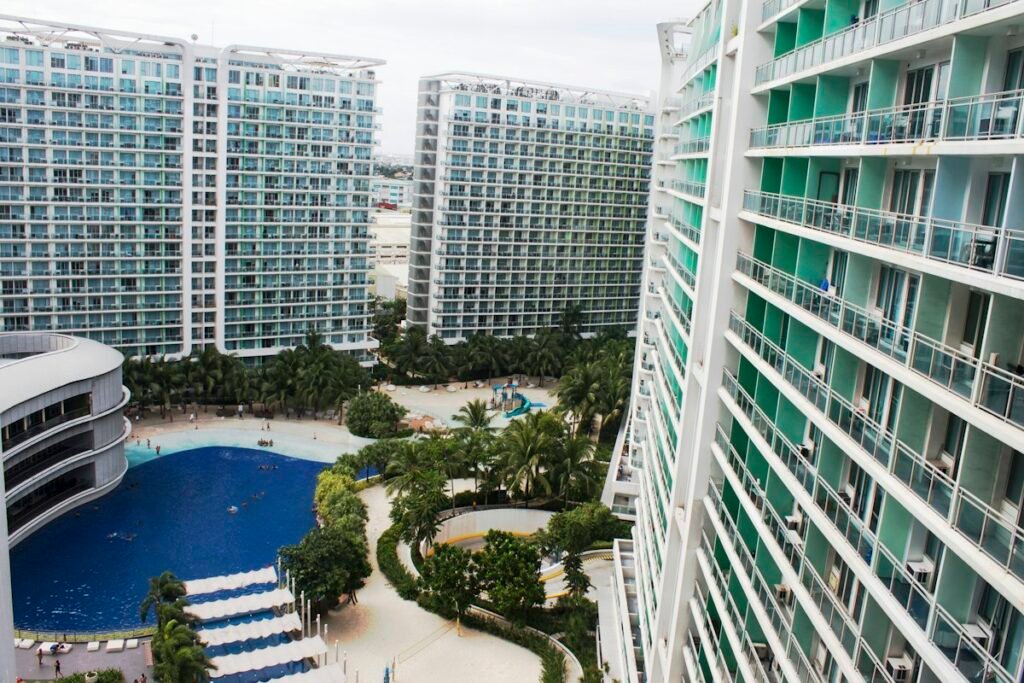 Vinhomes Kỳ Hoà: Quy Hoạch 1/500, Căn Hộ, Shophouse & Giá 6 Ảnh minh họa tiện ích nội khu Vinhomes Kỳ Hoà với hồ bơi, mảng xanh giữa các tòa căn hộ